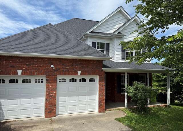 Property at 305 Cinnamon Way, Clemmons, NC 27012, 4 beds, 2.5 baths