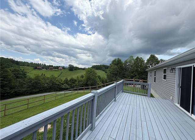 Property at 242 Hickory Heights Dr, Boone, NC 28607, 3 beds, 2 baths