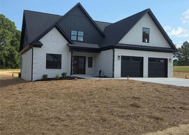 Property at 116 Corbin Ln, Lexington, NC 27295, 3 beds, 2.5 baths