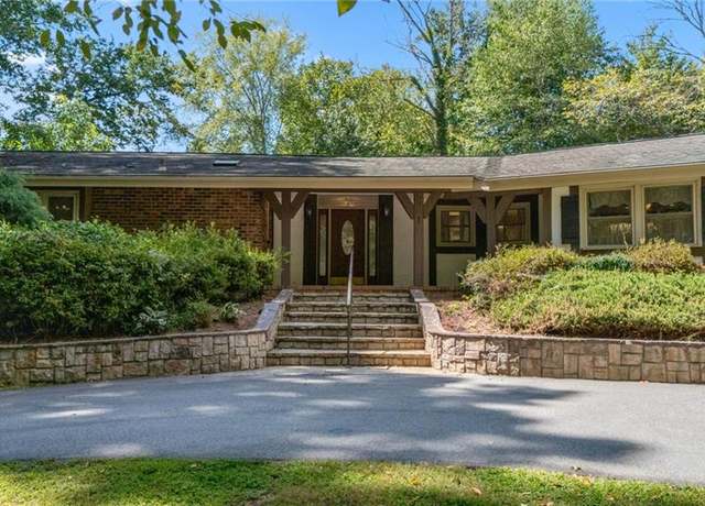 Property at 6901 Wooden Rail Ln, Summerfield, NC 27358, 3 beds, 2 baths