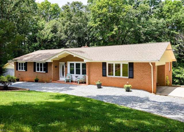 Property at 10 Echoview Cir, Lexington, NC 27292, 3 beds, 2 baths