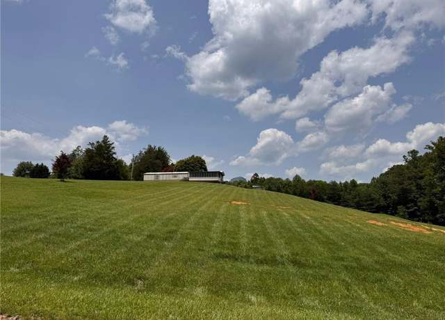 Property at 124 Great Pilot Ln, Pinnacle, NC 27043, 2 beds, 2 baths