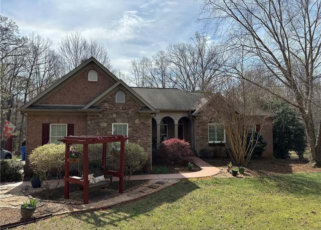 Property at 4721 Sherborne Dr, Pfafftown, NC 27040, 3 beds, 3.5 baths