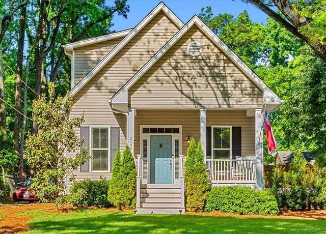 Property at 2105 Dellwood Dr, Greensboro, NC 27408, 3 beds, 2.5 baths
