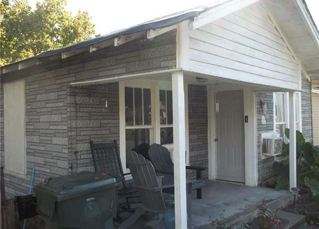 Property at 213 Emma St, Thomasville, NC 27360, 2 beds, 1 bath