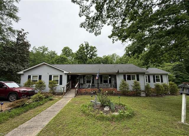 Property at 2800 Loch Dr, Winston-salem, NC 27106, 3 beds, 2 baths
