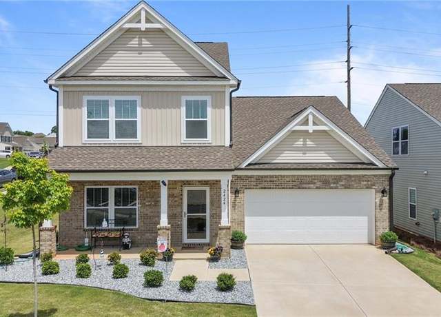 Property at 2424 Dukes Hollow Ct, High Point, NC 27265, 4 beds, 2.5 baths