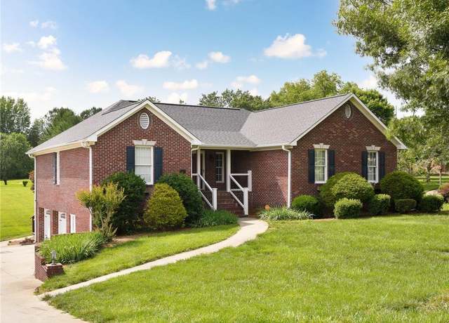 Property at 170 Deer Path Ln, Lexington, NC 27295, 4 beds, 3 baths
