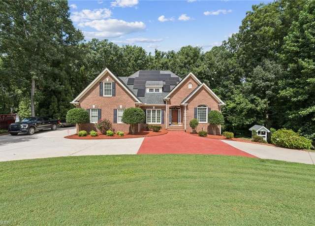 Property at 2429 Hickory Forest Dr, Asheboro, NC 27203, 4 beds, 3.5 baths