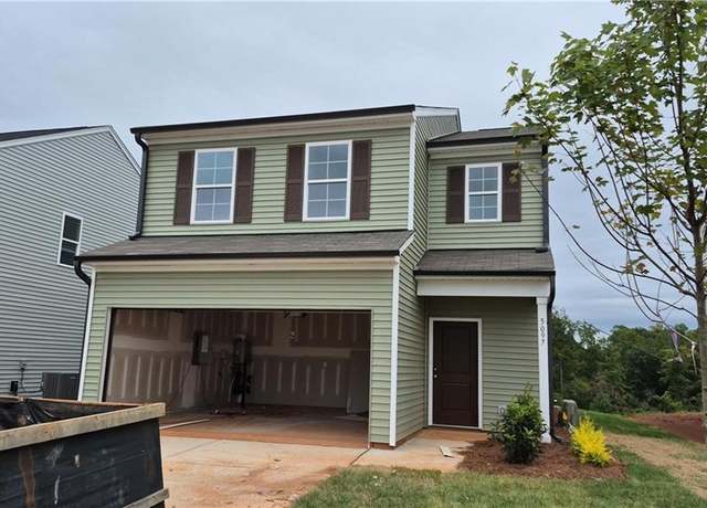 Property at 5097 Fallmeade Rd, Kernersville, NC 27284, 3 beds, 2.5 baths