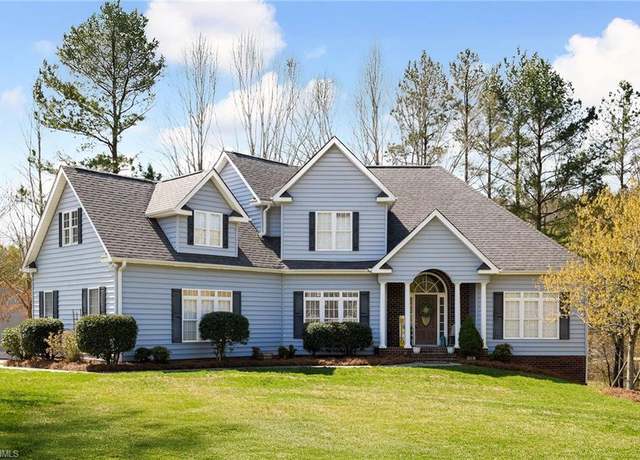 Property at 318 Hickory Hills Ln, Lexington, NC 27295, 3 beds, 2.5 baths