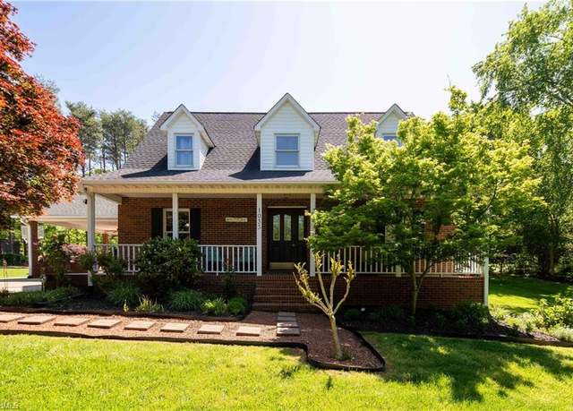 Property at 1033 Orchard St, King, NC 27021, 3 beds, 2.5 baths
