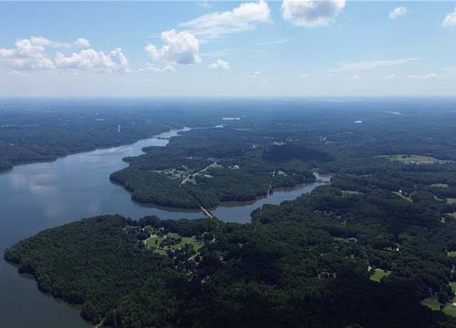 Property at 2800 Brookledge Ct, Browns Summit, NC 27214, 3 beds, 2 baths