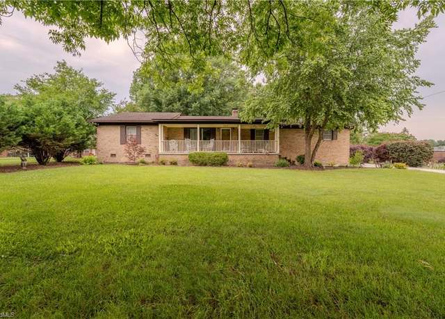 Property at 307 Pineywood Rd, Thomasville, NC 27360, 2 beds, 2 baths