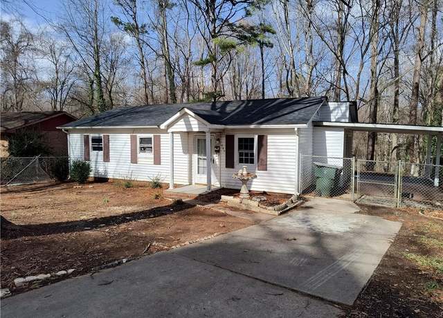 Property at 645 Amanda Pl, Winston-salem, NC 27101, 3 beds, 2 baths