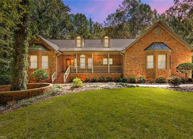 Property at 1767 Winchester Heights Dr, Asheboro, NC 27205, 4 beds, 3 baths