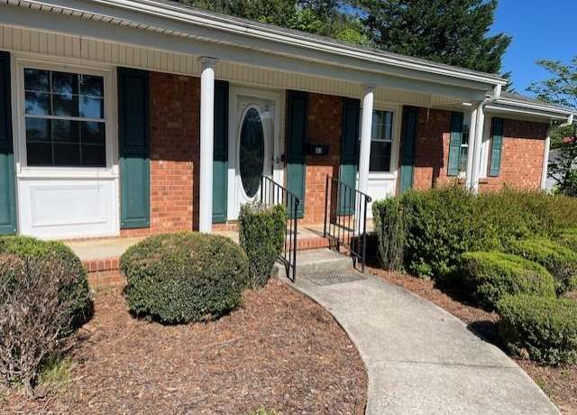 Property at 103 Barden Dr, Kernersville, NC 27284, 3 beds, 2 baths