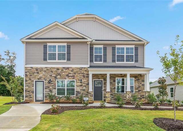 Property at 3108 Middle Creek Ln, Greensboro, NC 27405, 4 beds, 2.5 baths