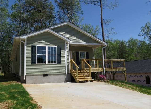 Property at 4160 Moat Dr, Winston-salem, NC 27101, 3 beds, 2 baths