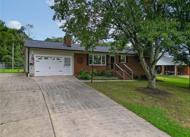 Property at 276 Wilmar Cir, Lexington, NC 27295, 2 beds, 2 baths