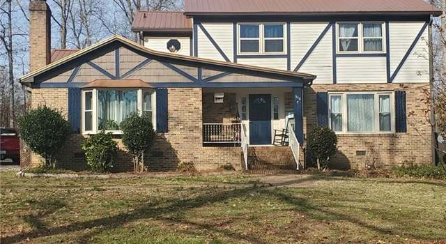 Photo of 513 N Candlewood Dr, Liberty, NC 27298