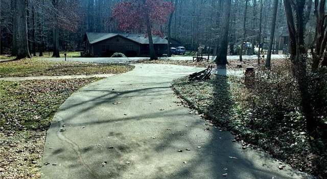 Photo of 513 N Candlewood Dr, Liberty, NC 27298