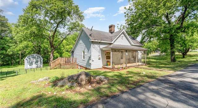 Photo of 618 Oliver St, Ramseur, NC 27316