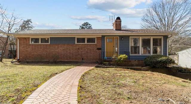 Photo of 1003 Surry Dr, Greensboro, NC 27408