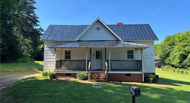 Photo of 560 Cox St, Ramseur, NC 27316