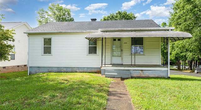 Photo of 800 Essex Rd, Winston-salem, NC 27105