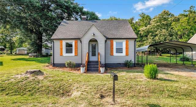 Photo of 203 Thomas St, Stoneville, NC 27048