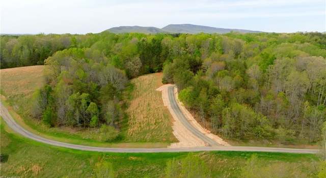Photo of 2 Thomas Farm Rd, King, NC 27021