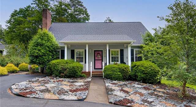 Photo of 335 Merrimont Dr, Winston-salem, NC 27106