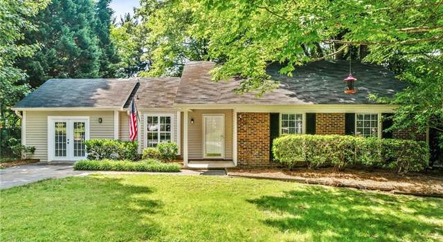 Photo of 1805 Kello Dr, Greensboro, NC 27455