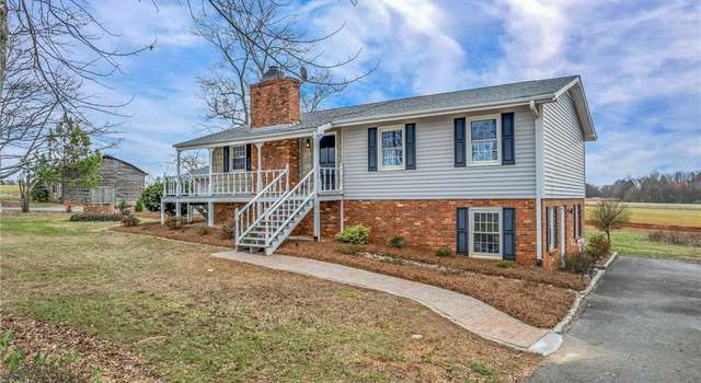 Photo of 1027 Hobbie Horse Ln, Boonville, NC 27011