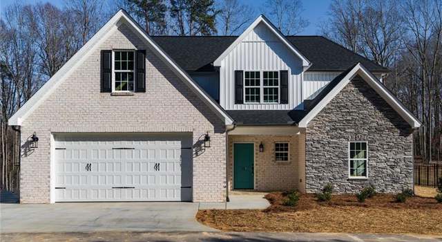 Photo of 649 Cedar Dr, Winston-salem, NC 27107