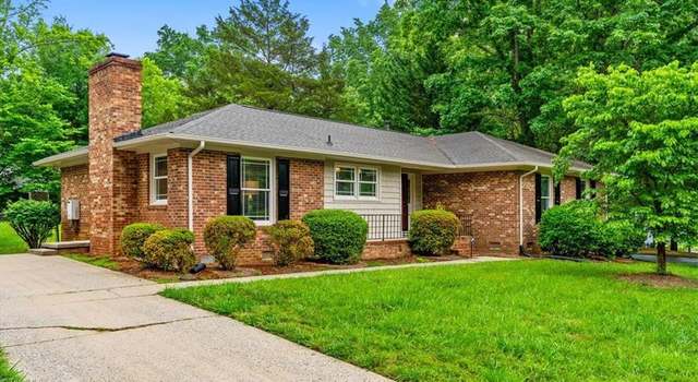 Photo of 2 Great Castle Ct, Greensboro, NC 27455