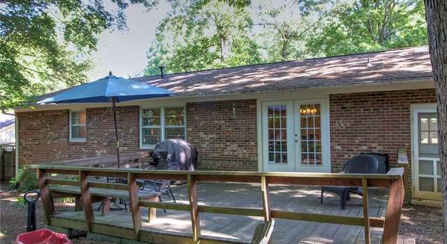 Photo of 14 Saint Martin Pl, Greensboro, NC 27455