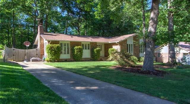 Photo of 14 Saint Martin Pl, Greensboro, NC 27455