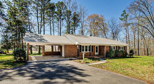 Photo of 1911 N Moore Rd, Robbins, NC 27325