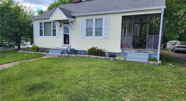 Photo of 537 Butler St, Pilot Mountain, NC 27030