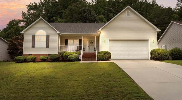 Photo of 16 Whitaker Pl, Thomasville, NC 27360