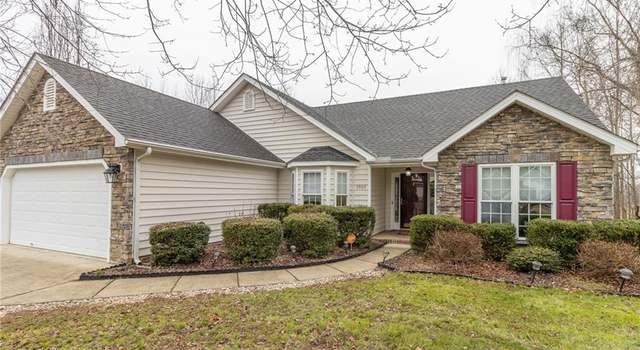 Photo of 3905 Pepperbush Dr, Greensboro, NC 27405