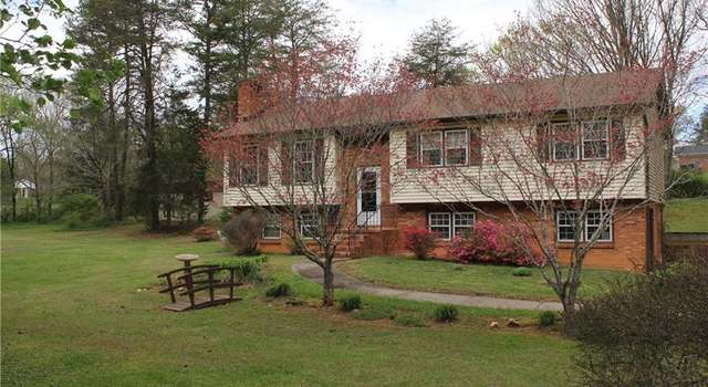 Photo of 2928 Millwheel Rd, Pfafftown, NC 27040