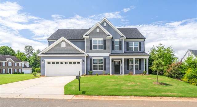 Photo of 690 Spruce Garden Ct, Rural Hall, NC 27045