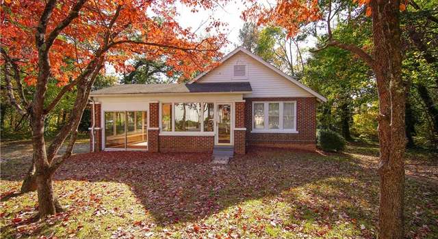 Photo of 3321 Fore Pl, Greensboro, NC 27406