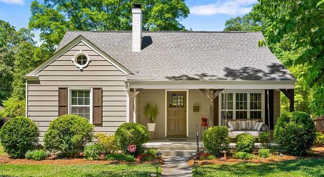 Photo of 1001 Twyckenham Dr, Greensboro, NC 27408