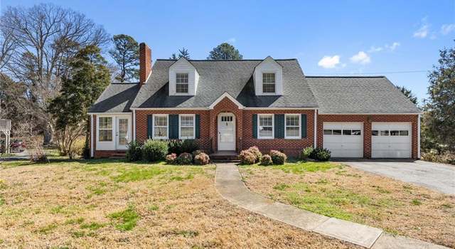 Photo of 209 S Peace Haven Rd, Winston-salem, NC 27104