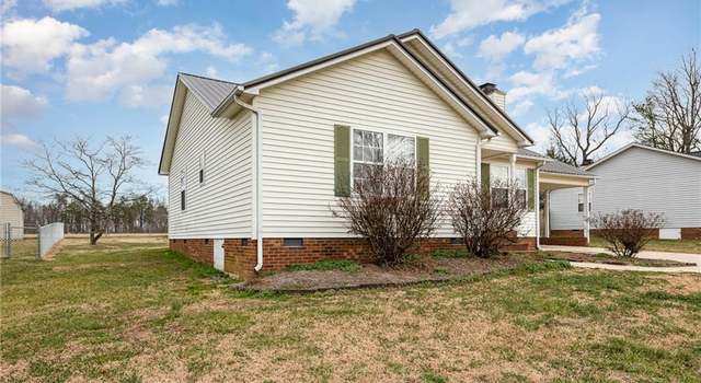 Photo of 1108 Manorwood Dr, Kernersville, NC 27284