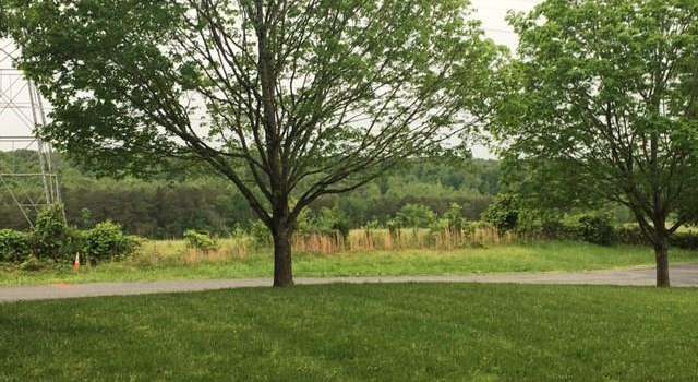 Photo of 5291 Crown Point Dr, Tobaccoville, NC 27050